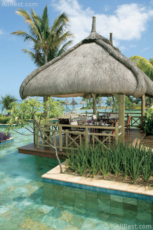 La Pirogue Hotel 23
